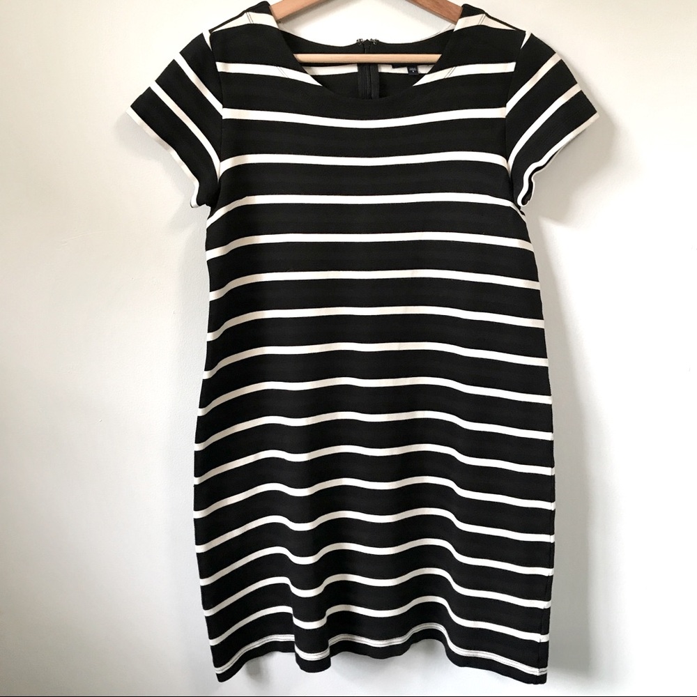 GAP Black & White Striped Short Sleeve Dress, Size 6